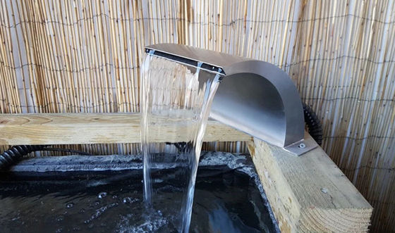Getto della cascata dell'acciaio inossidabile del supporto 200cm della parete