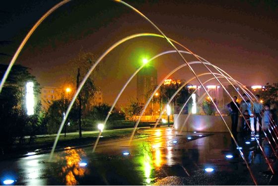 Getti di salto ballanti della fontana dell'acqua laminare variopinta di 1m