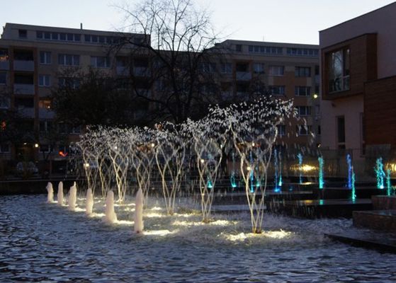 Lo stagno del giardino decora l'ugello girante della fontana a 1,5 pollici