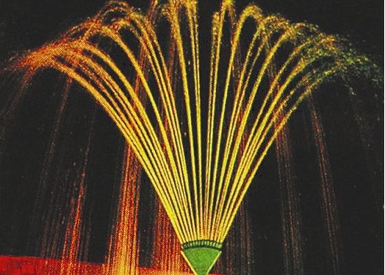 La fontana ballante di racconto d'ottone di Chromplate Phoenix dota il getto d'un polverizzatore