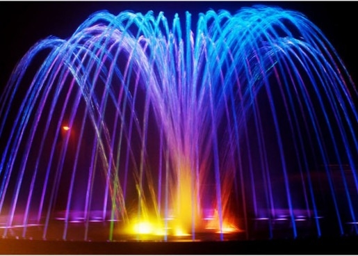 La fontana ballante dello scorrimento dell'acqua 18m3/H dota la progettazione d'un polverizzatore grafica